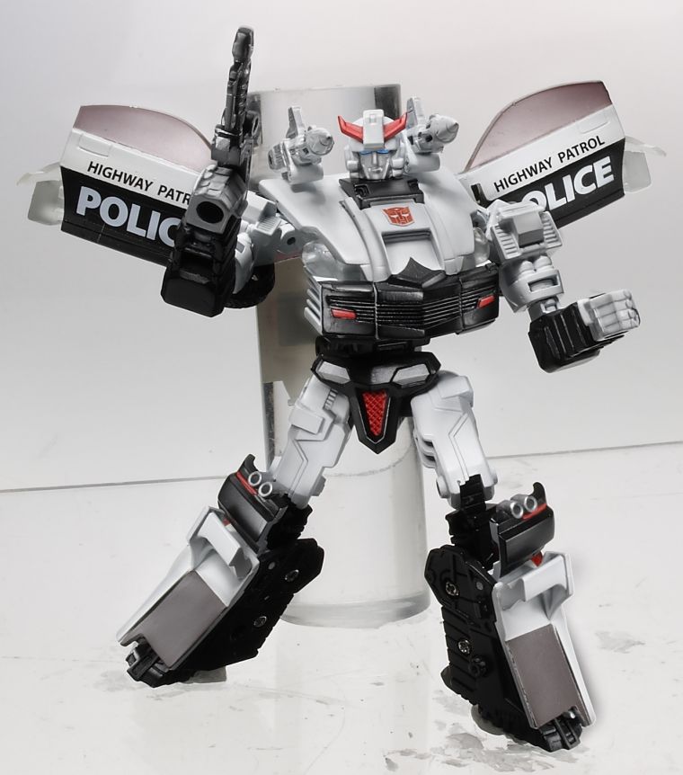 1203360639_tmp_Universe_Deluxe_Prowl.jpg