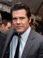 9.%20Josh%20Brolin%20.jpg