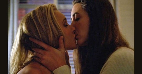 heroes-lesbian-kiss-600x312.jpg