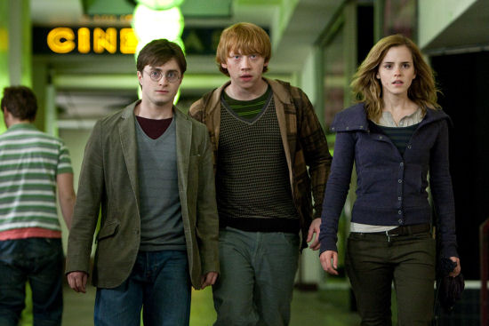 Harry_potter_Deathly_Hallows_USAToday-thumb-550x367-29419.jpg