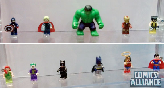 legoavengersdcsdcc.jpg