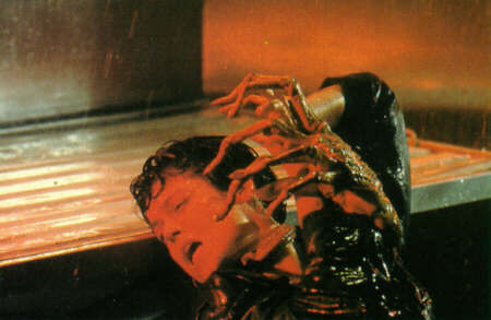 aliens-facehugger-attack.jpg