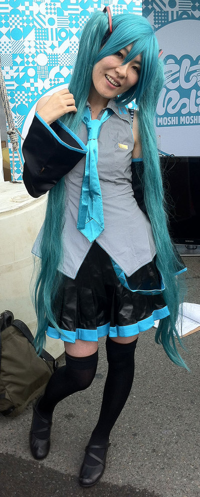 SC_11_J-POP2014-10_MikuCosplayGirlKAWAii-LG.jpg