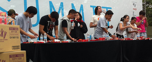 SC_11_J-POP2014-30_PockyEatingContest-Nomming.jpg