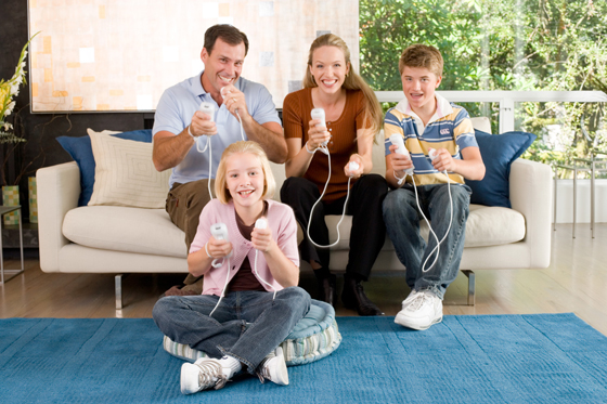 Family-Playing-Nintendo-Wii-and-Wii-U.jpg